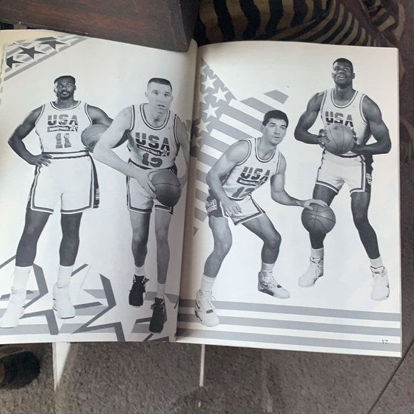 Collector USA Olympic Basketball "Dream" Team - Picture 8 of 16